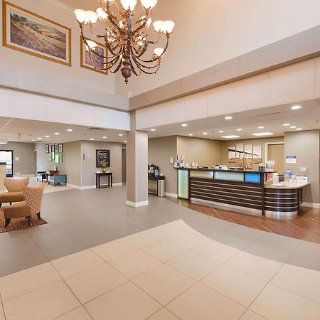 Best Western Plus Delta Inn & Suites Oakley Екстер'єр фото